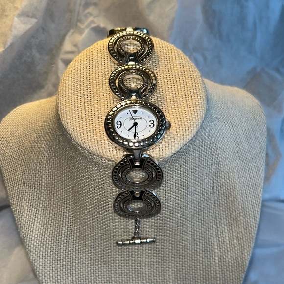 Brighton Cardiff bracelet watch with cloth bag **needs battery** - Picture 2 of 11